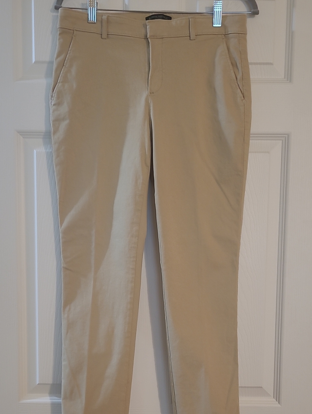 Banana Republic Sloan Fit Chinos in Light Khaki Size 6